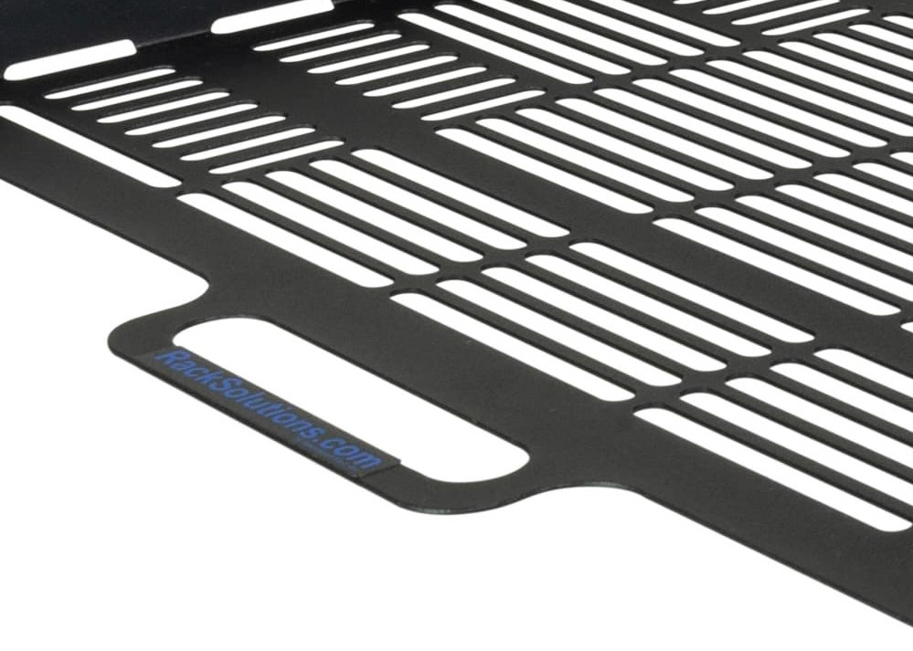 Sliding seismic transport shelf handle Sliding seismic transport shelf handle
