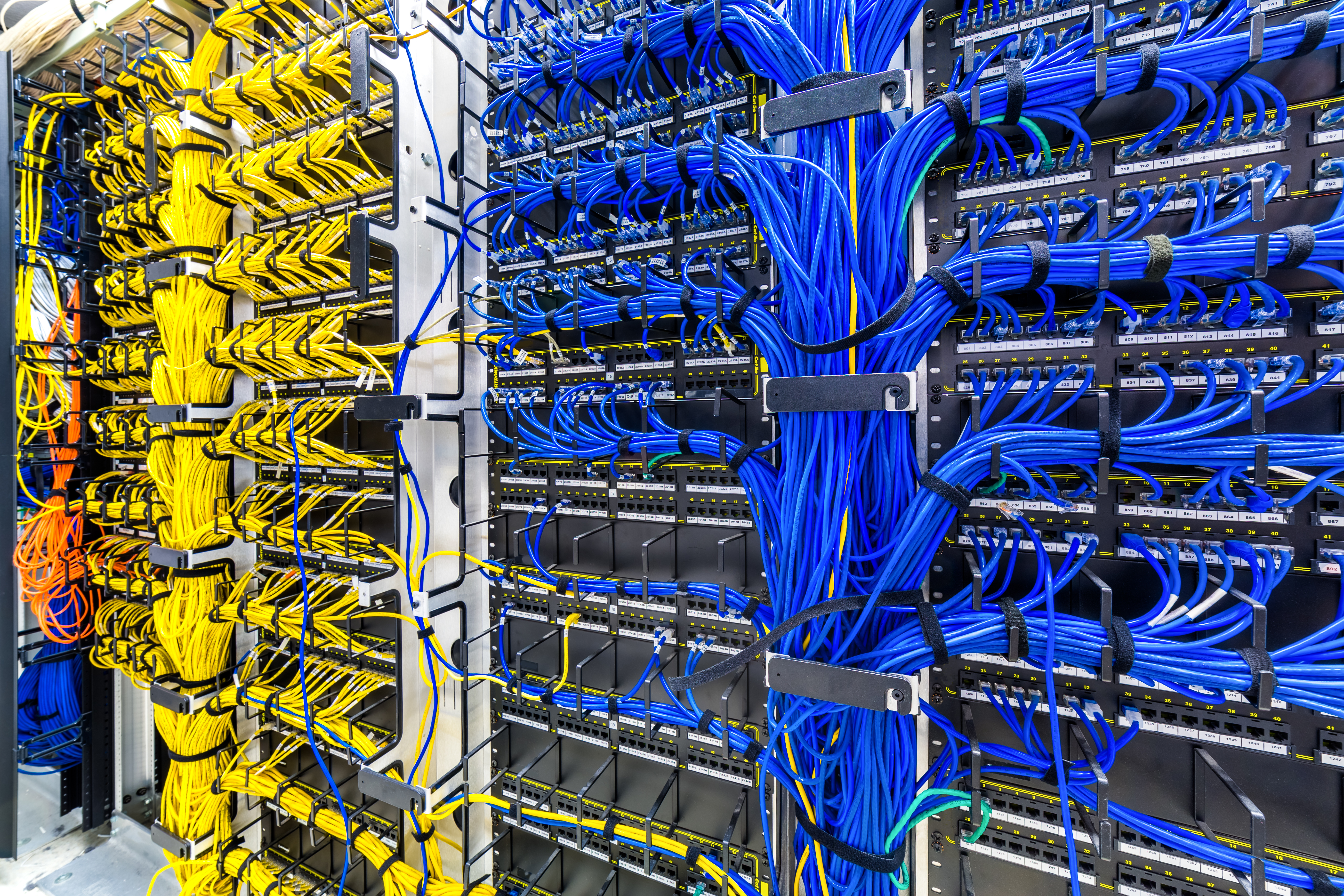 Server Rack Cable Management: 5 Tips for Improvement - RackSolutions