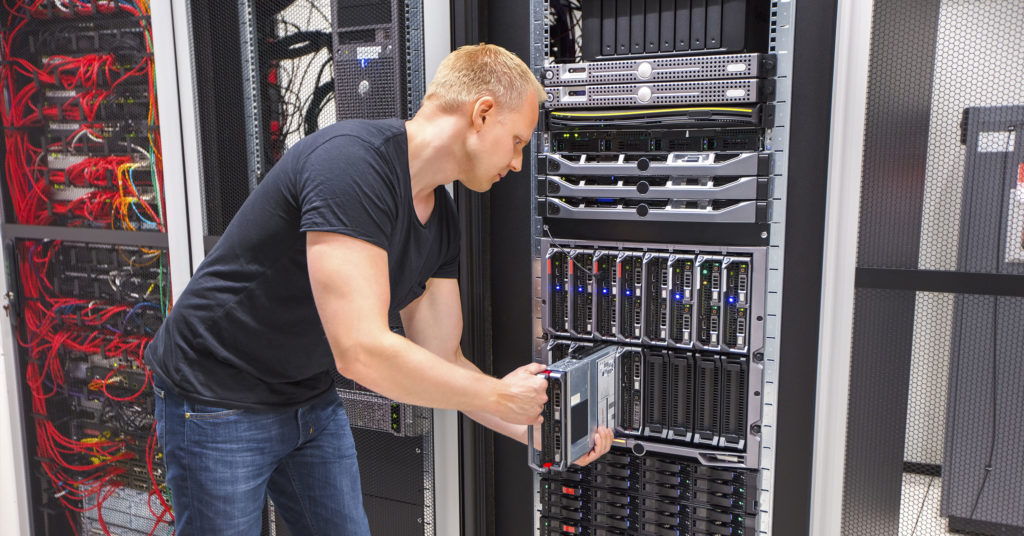 The Difference between a Blade Server and Rack Server