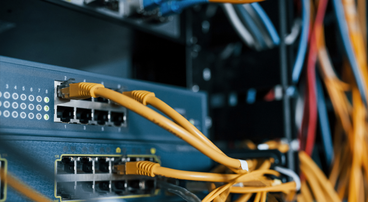 cable management yellow cables
