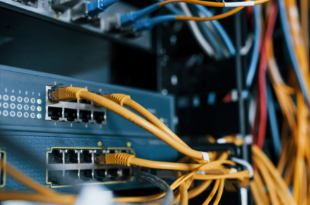 cable management yellow cables
